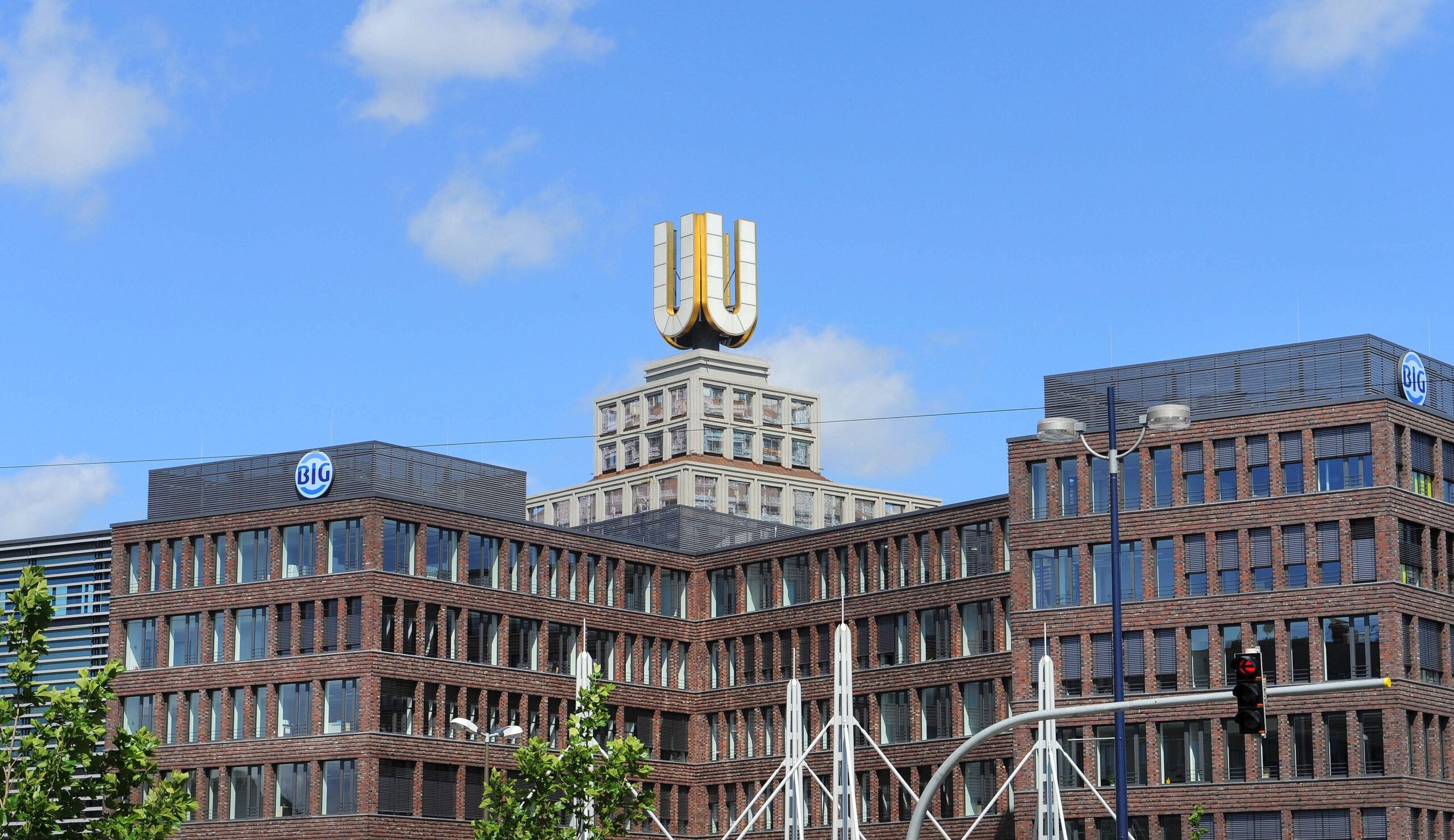 Beispiel 1: Es sollte ein Aushängeschild des Kulturhauptstadt werden - das Dortmunder U. Doch die Sanierung des alten Industriegebäudes ...