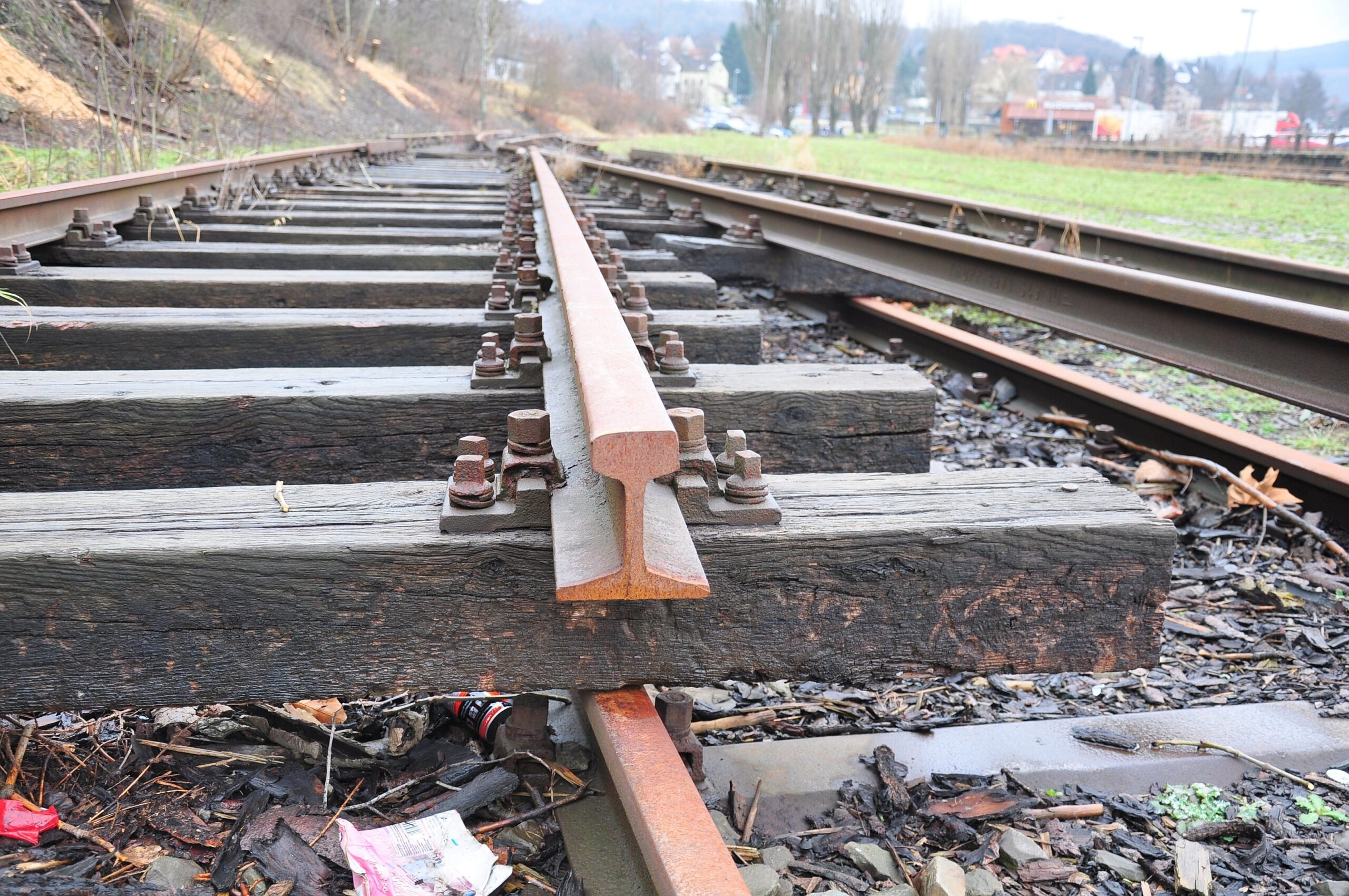 Beispiel 12: Für 29 Millionen Euro soll die Tecklenburger Nordbahn twischen Recke und Osnabrück wieder reaktiviert werden.Viel zu teuer, findet der Steuerzahlerbund.