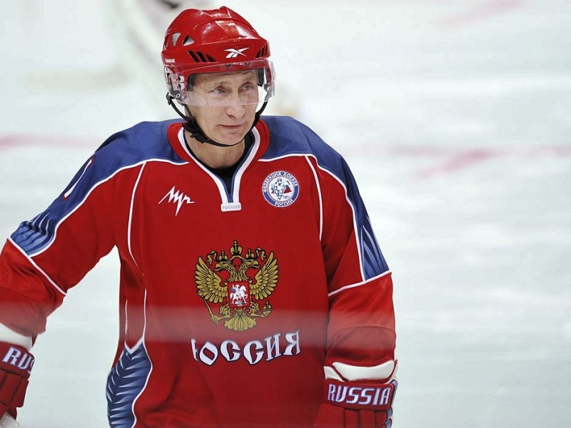 ...sondern sportlicher Ehrgeiz, brachten Wladimir Putin in Moskau im November 2011 aufs Eis. Er nahm in Moskau...