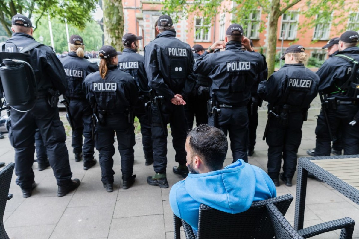 polizei-hamburg-berlin.jpg