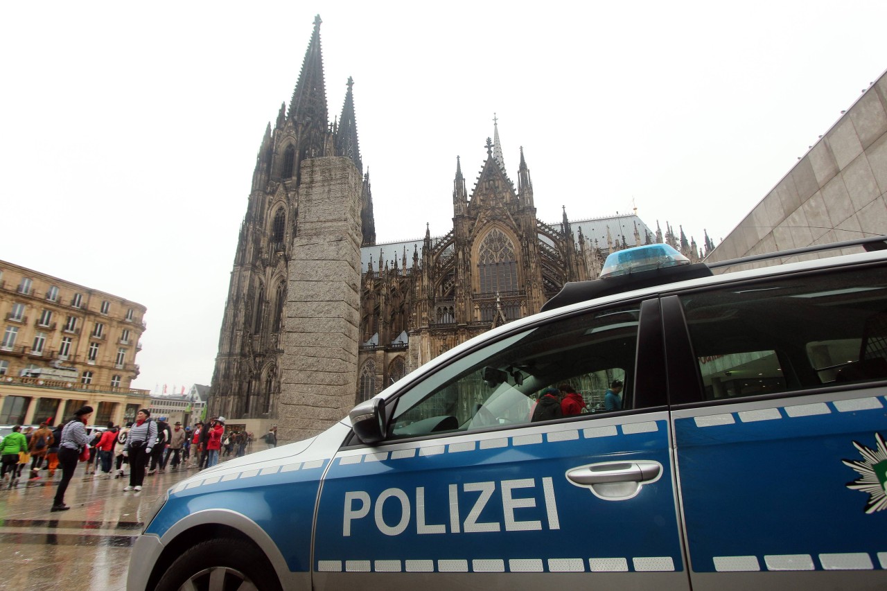 Die Polizei war am Samstag in Köln im Dauereinsatz.