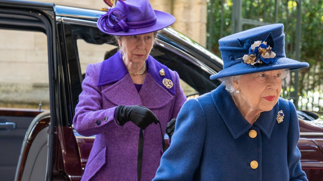 Prinzessin Anne unterstützte ihre Mutter Queen Elizabeth II. bei einem Gottesdienst in der Westminster Abbey am 12. Oktober.