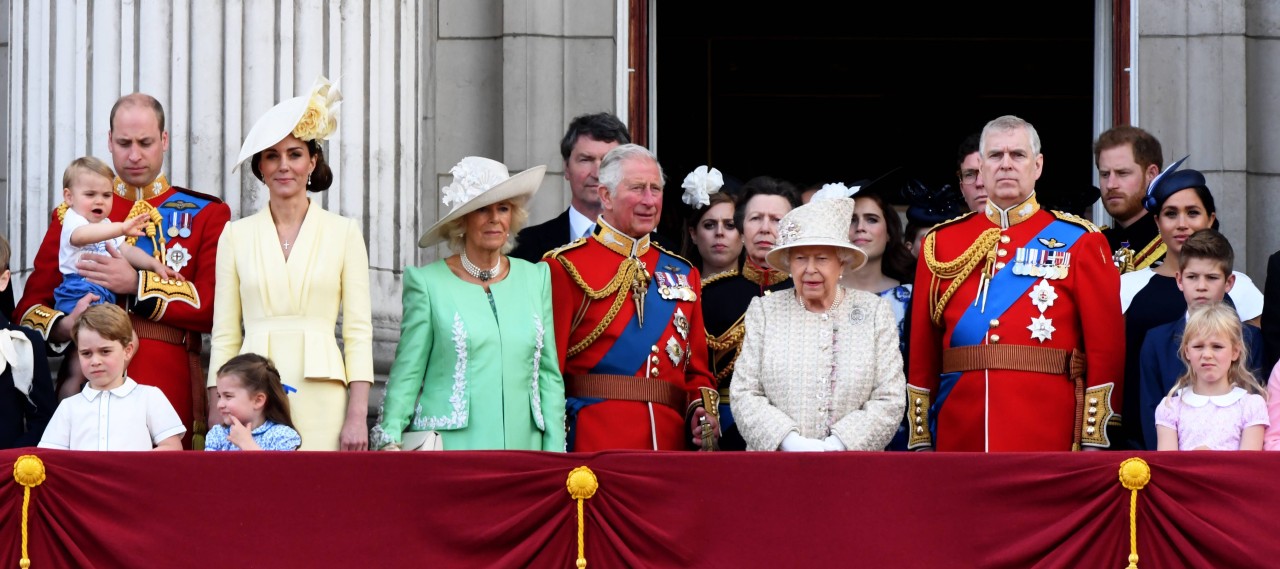 Während Queen Elizabeth II. es langsamer angeht, übernimmt DIESER Royal immer mehr Auftritte für die Königin.