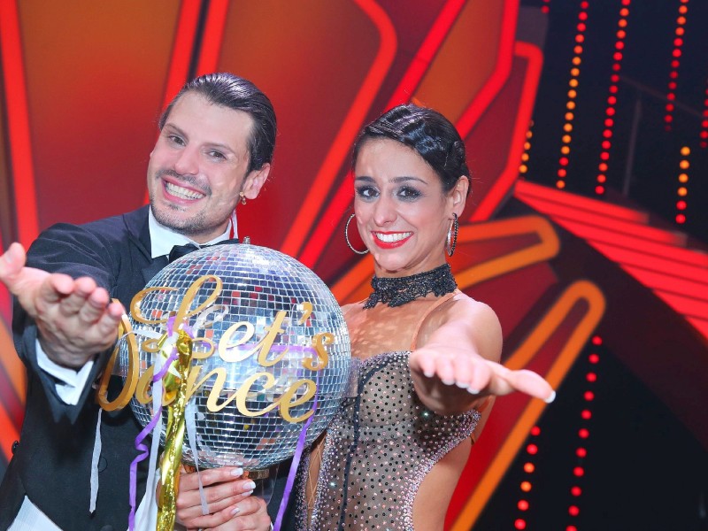 2013 gewannen Manuel Cortez und Profi Melissa Ortiz-Gomez das Finale von Staffel sechs unter anderem mit einer Rumba und einem Jive.