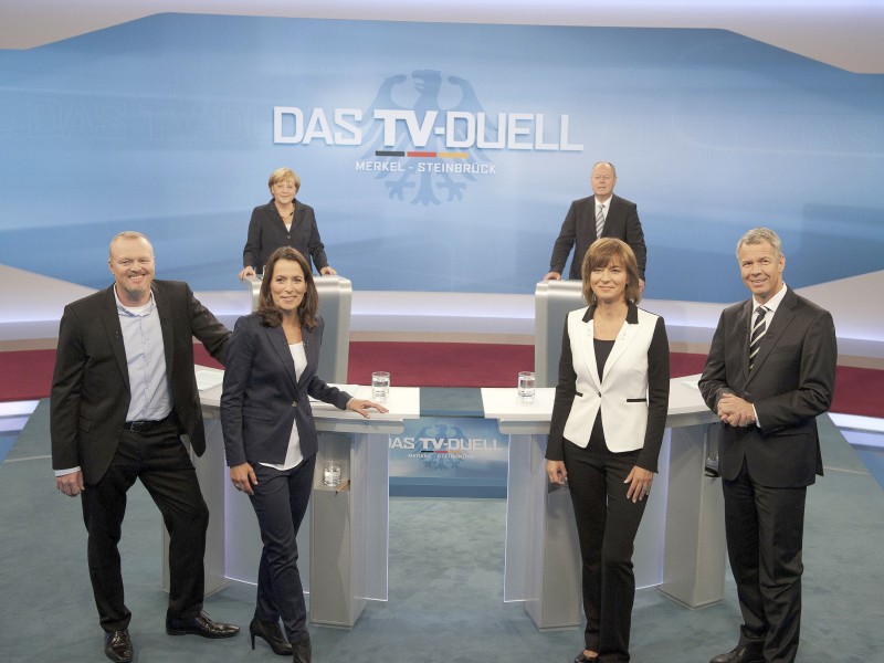 Raab kann aber auch seriös: Vor der Bundestagswahl 2013 moderierte er gemeinsam mit Anne Will, Maybrit Illner und Peter Kloeppel das TV-Duell zwischen den Kanzlerkandidaten Angela Merkel und Peer Steinbrück.