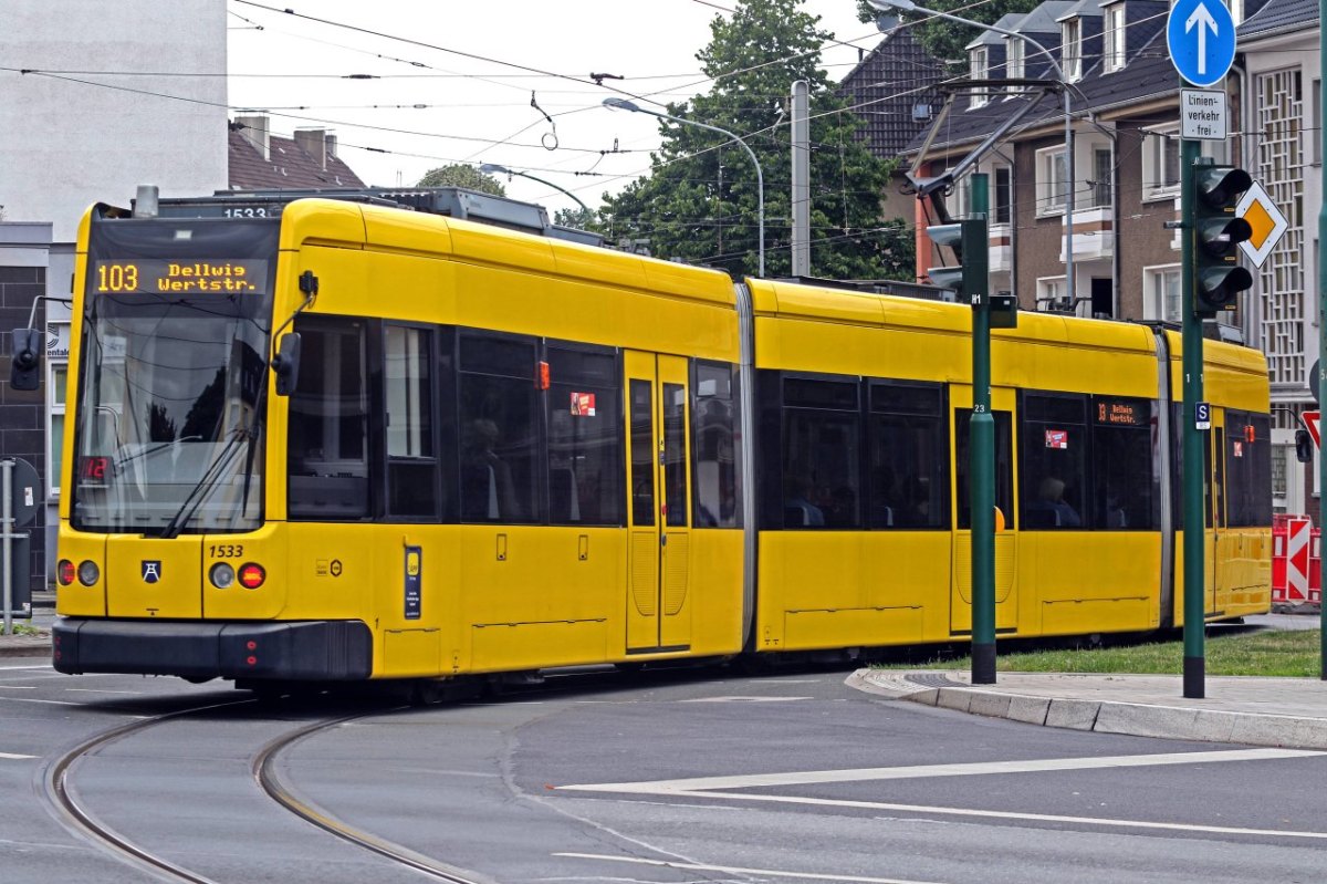 ruhrbahn-evag-tram-strassenbahn.jpg