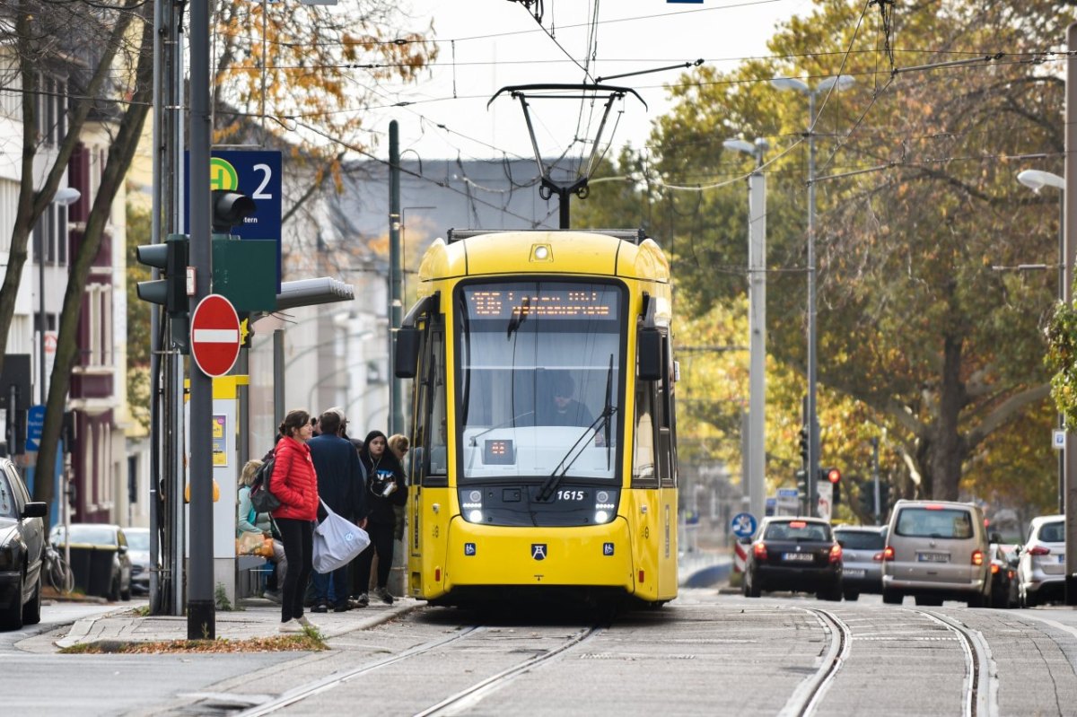 ruhrbahn-tram-strassenbahn-essen.JPG