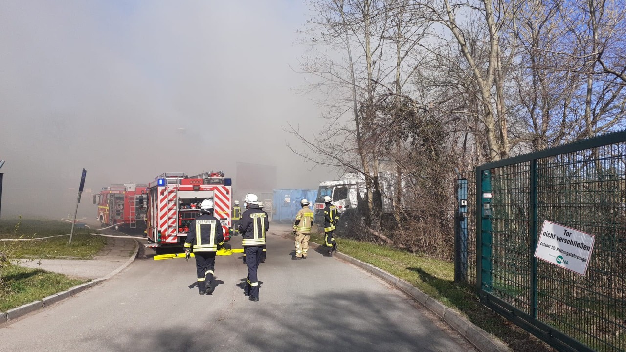 Im nördlichen Ruhrgebiet musste die Feuerwehr am Samstag zu einem Großbrand ausrücken.