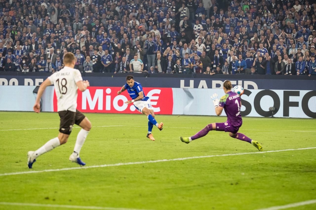 FC Schalke 04: Der Moment der Erlösung: Rodrigo Zalazar schießt Königsblau zurück in die Bundesliga.
