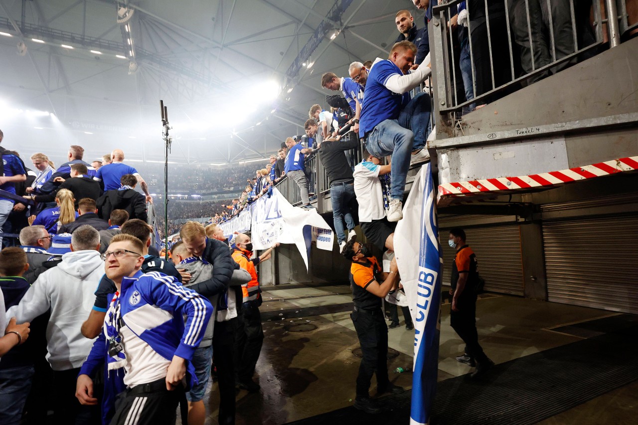 Beim Aufstieg des FC Schalke 04 verletzten sich mehrere Fans.