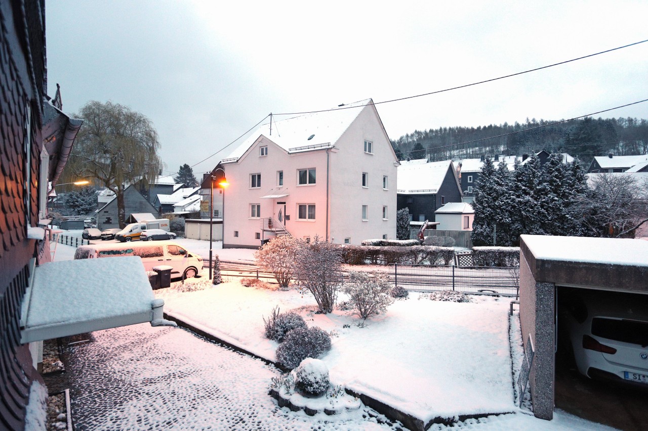 Und plötzlich ist wieder Winter: Deutschland ist seit Montag von Schnee bedeckt. (Archivbild)