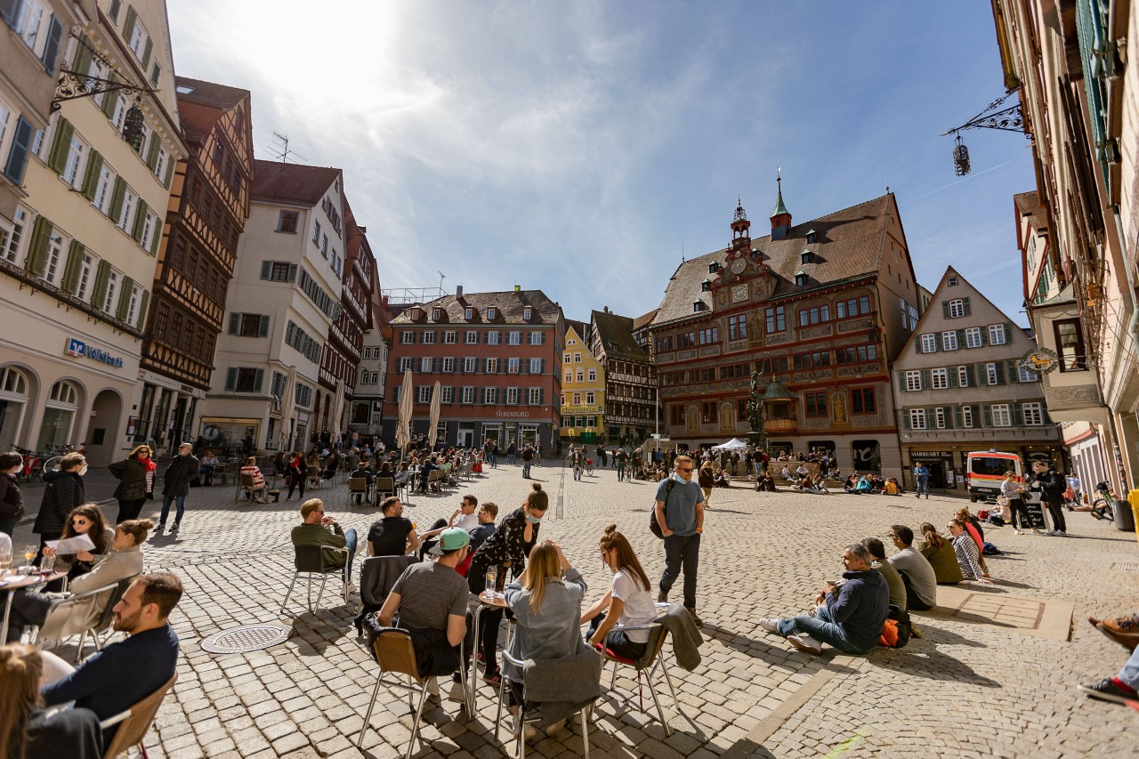 Tübingen startete als erstes als Modellprojekt für Corona-Lockerungen. Oberbürgermeister Boris Palmer (Die Grünen) setzte sich für ein schnelles Testsystem mitten in der City ein.