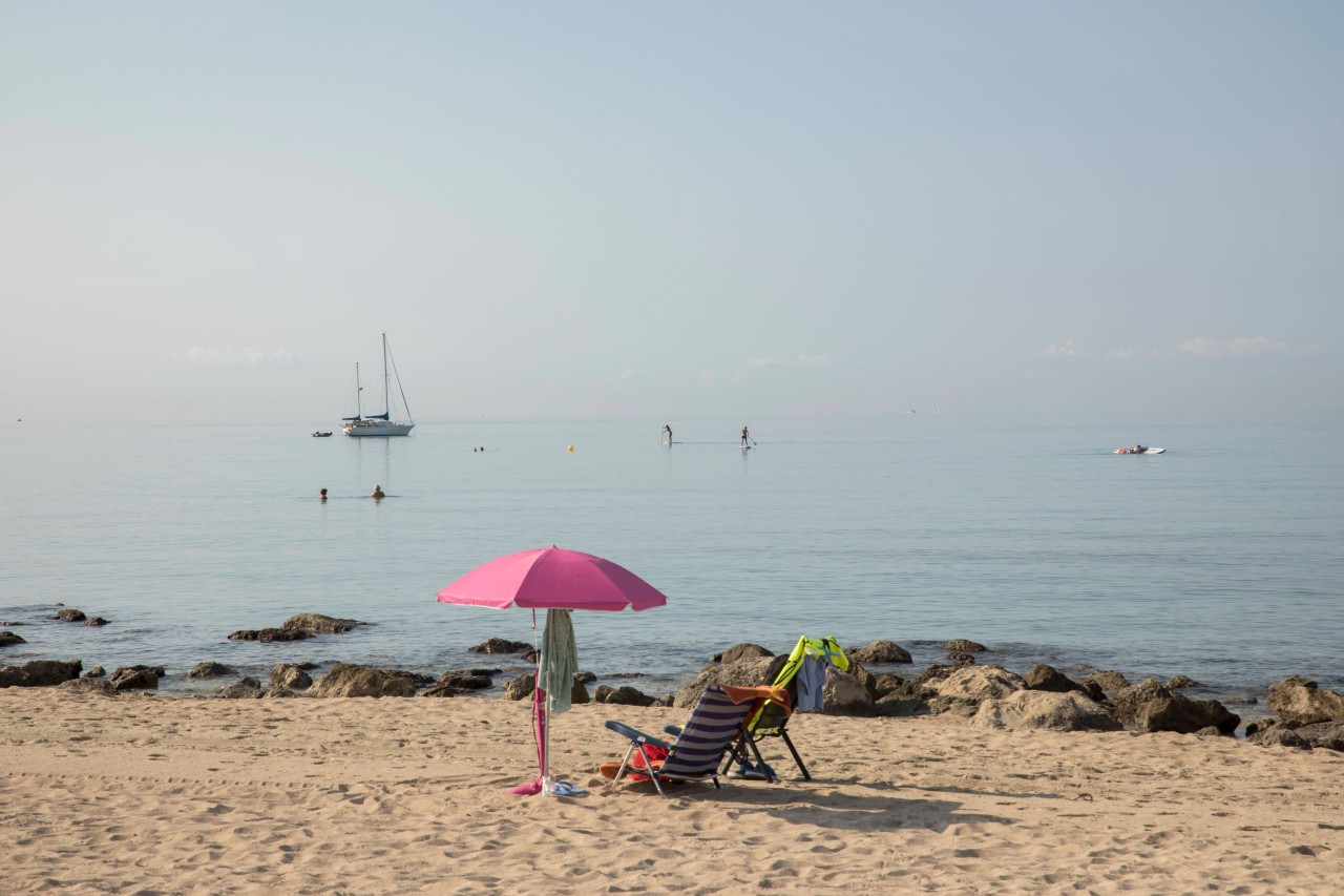 Urlaub auf Mallorca: Erholung am Strand. 