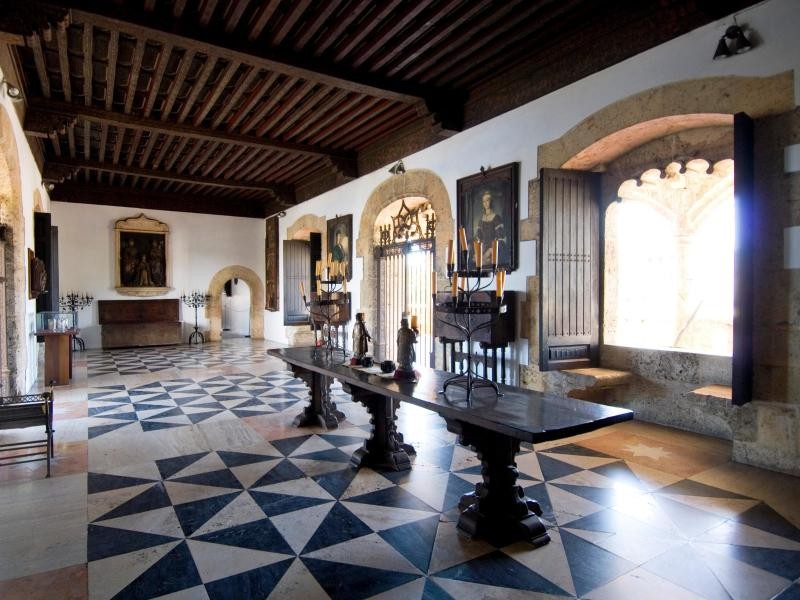 Der Geist der Geschichte: der Palast Alcázar de Colón.