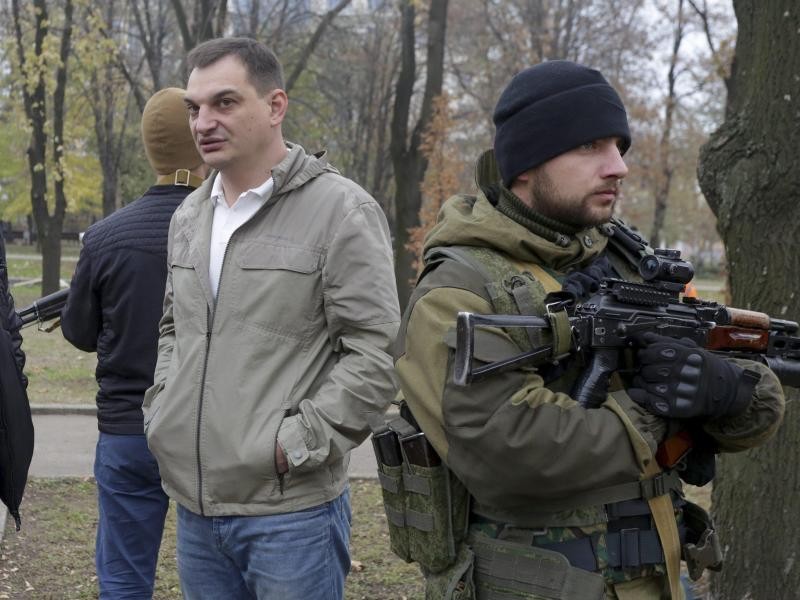 Ukrainische Separatisten im Donbass: Hier herrscht das Gesetz der Kalaschnikow.