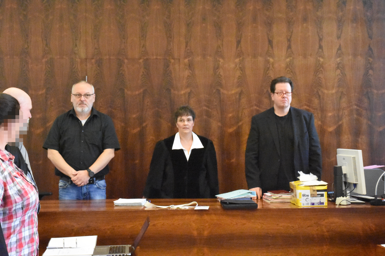 Die Vorsitzende Reuter mit ihren beiden Schöffen im Duisburger Landgericht. 