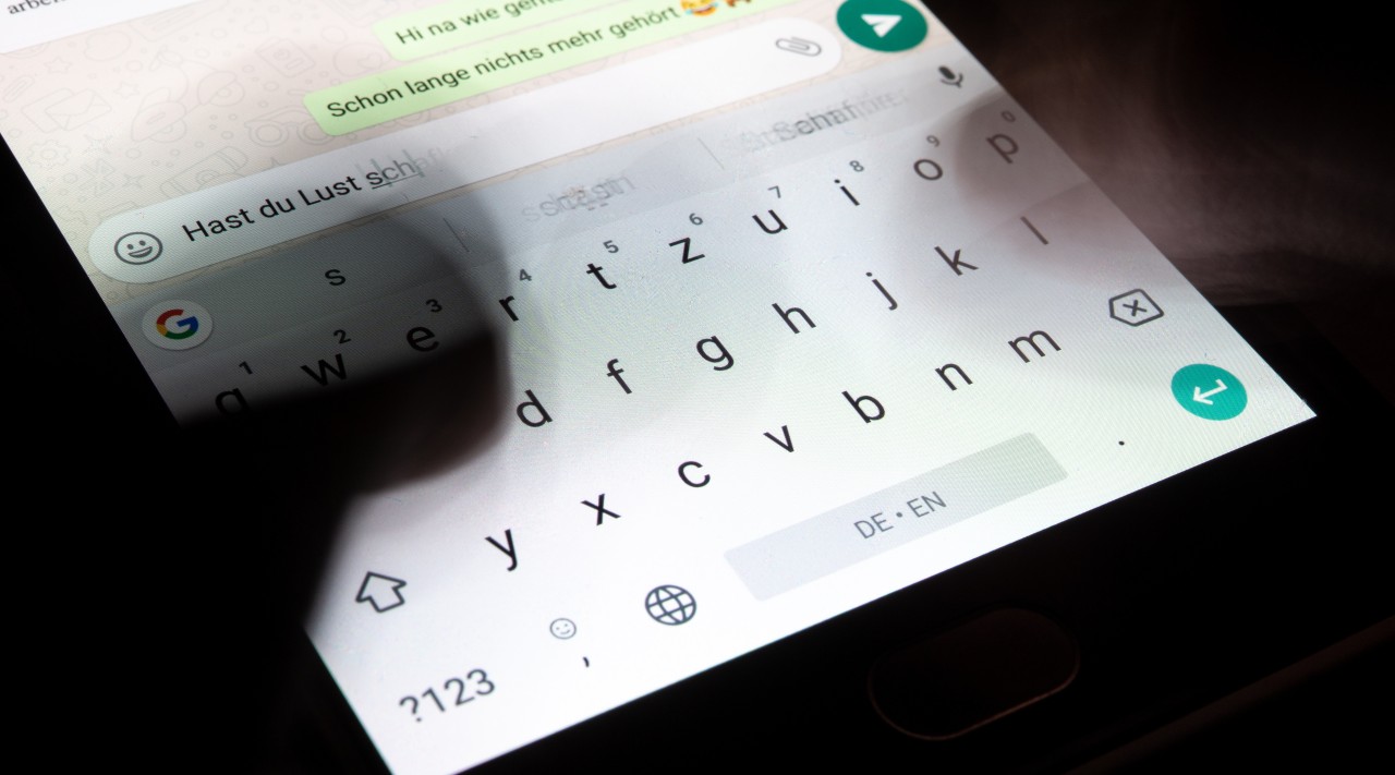 Whatsapp: Die Chat-Fenster werden bald in einem neuen Design erscheinen. (Symbolbild)