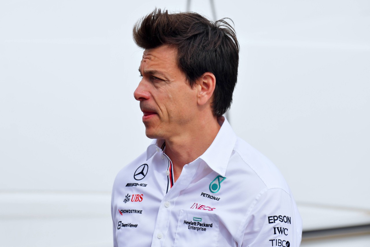 Mercedes-Motorsportchef Toto Wolff lässt sich durch die anstehende Regel-Revolution in der Formel 1 nicht aus der Ruhe bringen.