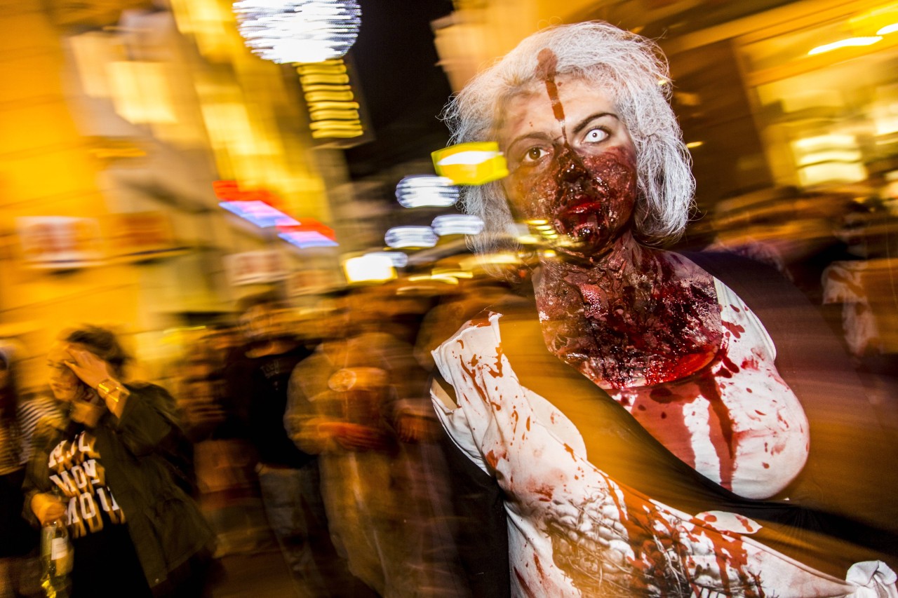 Zombiewalk Essen: An Halloween wird es mitten in der Innenstadt gruselig. 