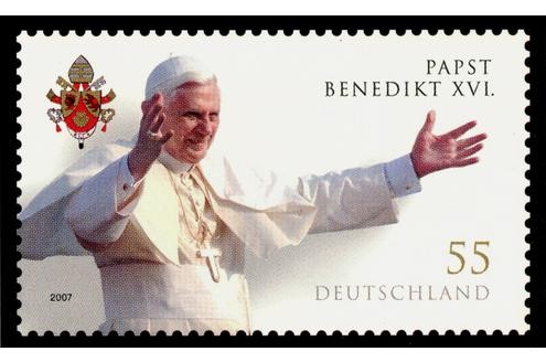 Zu seinem 80. Geburtstag gab es in Deutschland eine Briefmarke mit dem Foto des Papstes.