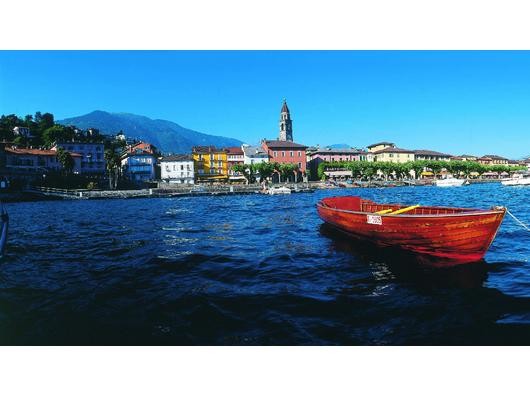 Ascona am Lago Maggiore ist für sein mildes Klima berühmt. Doch für einen Bummel über die malerische Hafenpromenade werden die Nationalspieler kaum Zeit finden. Foto: swiss image