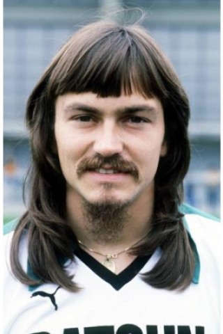 Etwas anderer Fußballer: Ewald Lienen, in der Saison 1980/81 im Trikot von Borussia Mönchengladbach. Foto: Imago
