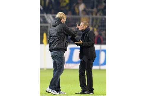 Jürgen Klopp ohrfeigt Mohamed Zidan (beide BVB).