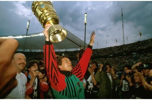 1991 holte Rehhagel zum zweiten Mal den DFB-Pokal - und zum ersten Mal mit Werder Bremen.