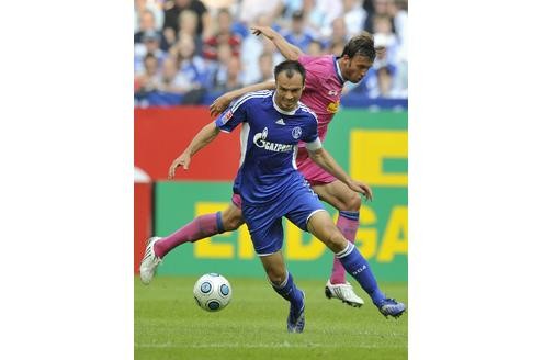 Der VfL Bochum schockierte seine Fans in Schalke mit einer schwachen Leistung und ebensolchen pinken Trikots.