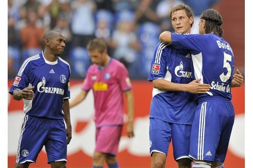 Der VfL Bochum schockierte seine Fans in Schalke mit einer schwachen Leistung und ebensolchen pinken Trikots.