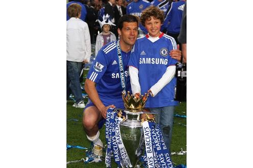 In der vergangenen Saison holte Ballack zum vierten Mal in seiner Karriere einen nationalen Meistertitel - den ersten mit dem FC Chelsea.