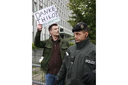 November 2003 über Studenten, die sein Berliner Büro besetzten: Ihr seid alle Arschlöcher.