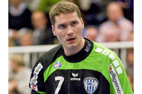 ... mal vergessen, weil Kreisläufer so cool sein sollen wie „Blacky“ Schwarzer. Ist er nicht. Aber wer ist das schon? Preiß-Ersatz Jacob Heinl ist es auch nicht.