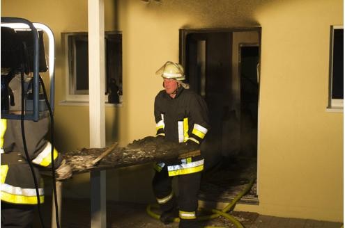 Bei einem Brand in einer Mutter-Kind-Einrichtung rettete ein Rauchmelder einer jungen Frau und ihrem Baby das Leben. Foto: Daniel Schwarz