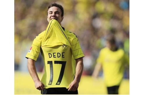 ...brachte die Borussia wieder auf Kurs. Der Torjubel mit einem Gruß an BVB-Ikone Dede ließ außerdem die Emotionen der schwarz-gelben Fans hochkochen. Die Planungen für die Meisterfeier können konkreter werden.