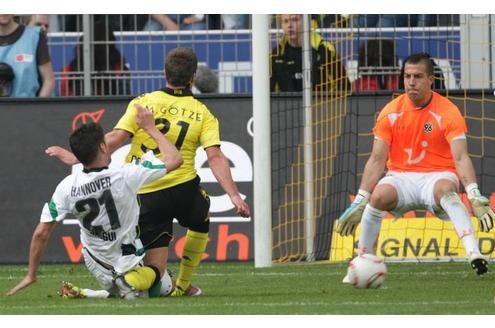 Tops: Kein Dusel, sondern Können: Dortmunds junges Team ließ sich von einem Rückstand nicht einschüchtern. Mario Götze erzielte im Alleingang den Ausgleichstreffer und ...