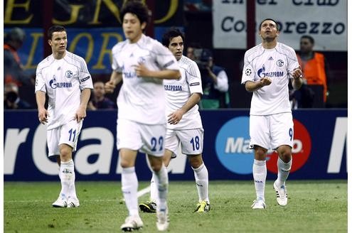 Schalke gewann 5:2 in Mailand und steht so gut wie sicher im Halbfinale der Champions League.