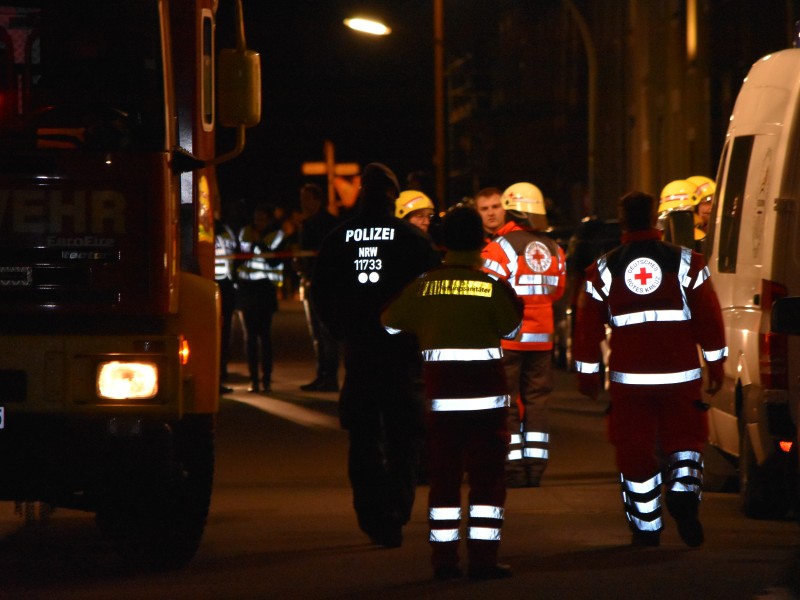 Die Polizei entdeckte dort die Leiche eines erwachsenen Mannes.