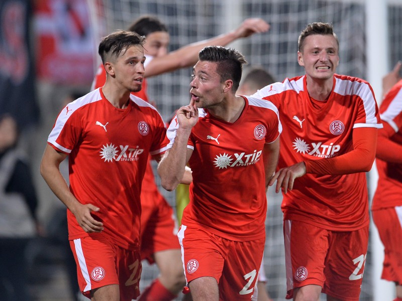RWE steht nach einem dramatischen 3:2-Sieg gegen den Wuppertaler SV im Finale des DERWESTEN.de-Niederrheinpokals.