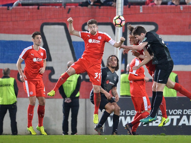 RWE steht nach einem dramatischen 3:2-Sieg gegen den Wuppertaler SV im Finale des DERWESTEN.de-Niederrheinpokals.