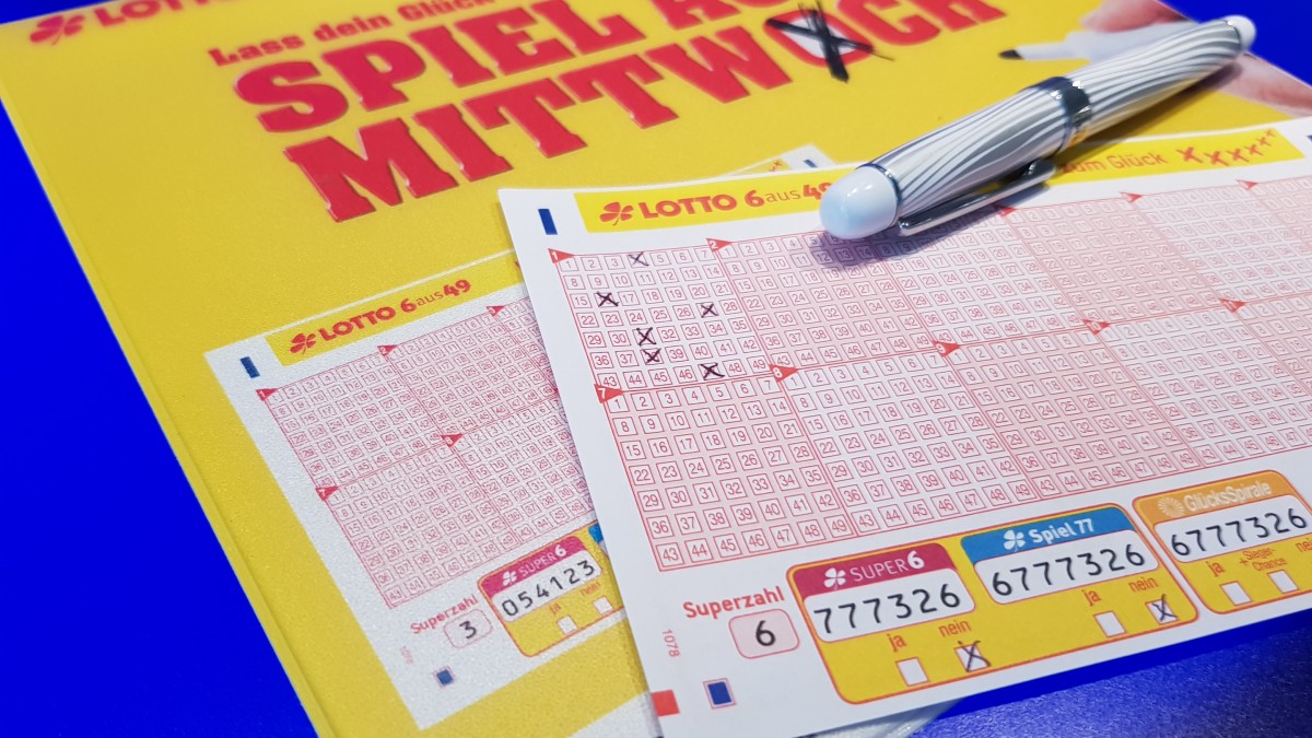 Die Gewinnzahlen, die einen Lotto-Spieler aus dem Raum Wuppertal am "Tag der Arbeit" zwei Millionen Euro reicher machten. 