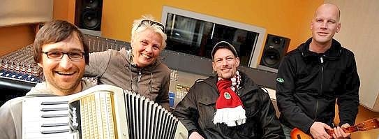 27815657--543x199.jpg