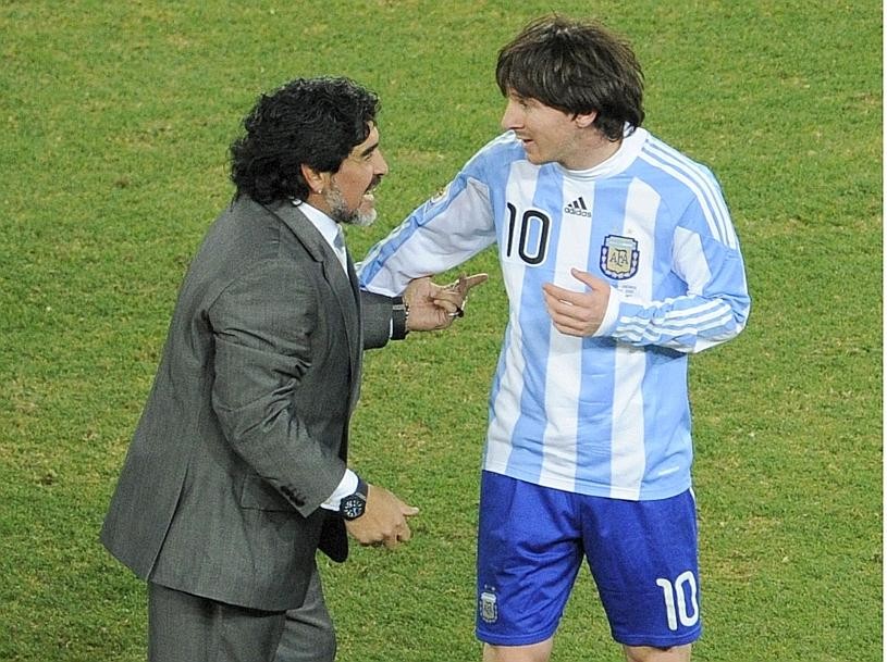Diego Maradona mit Lionel Messi