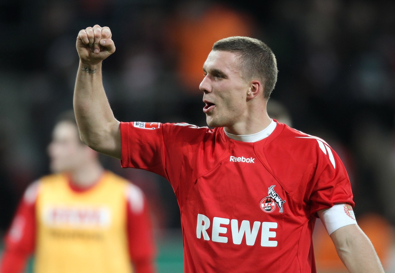 Geballte Faust: Lukas Podolski jubelte nach dem Abpfiff.