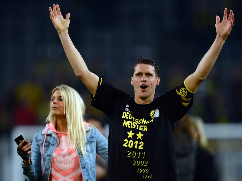 Sebastian Kehl unter weiblicher Beobachtung.