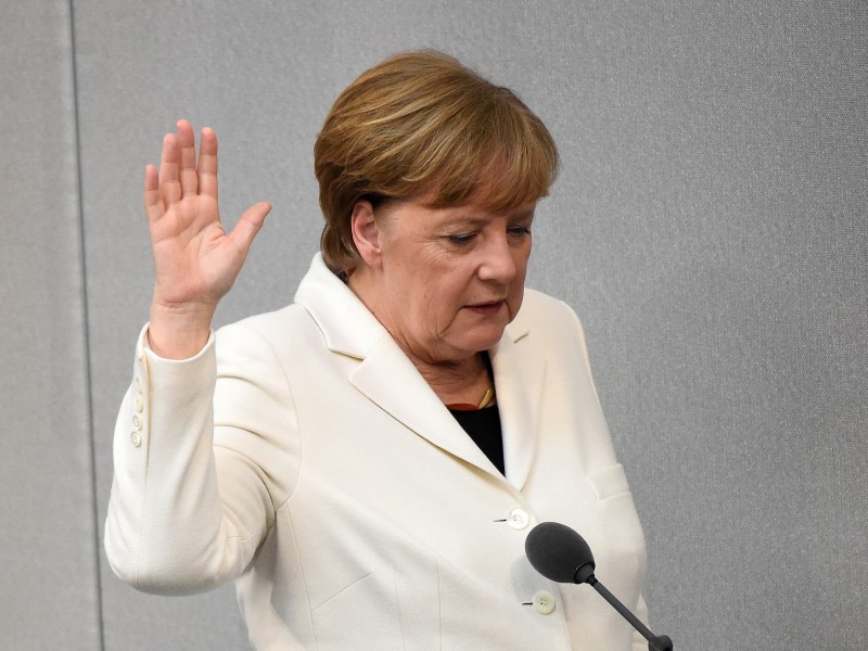 Bundeskanzlerin Angela Merkel (CDU) ist am 14. März 2018 zum vierten Mal zur Regierungschefin gewählt worden. Auch ihr Bundeskabinett aus SPD-, CDU- und CSU-Ministern wurde vereidigt. Wir stellen das Kabinett vor.