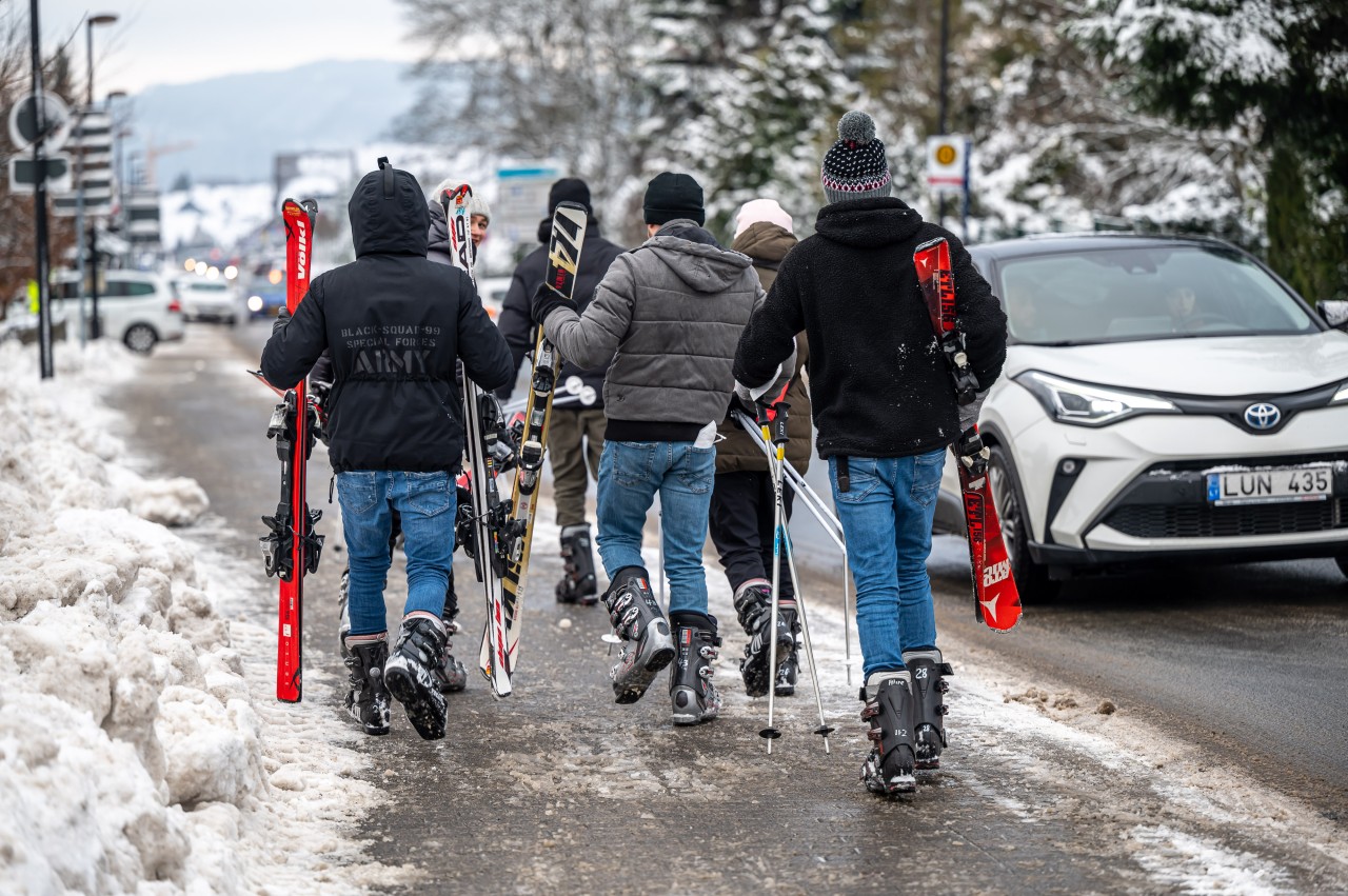Wintersportler freuen sich über die perfekten Bedingungen in Winterberg. 