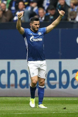 6. Platz - Sead Kolasinac: Freunde bei Facebook: 332.000 / Follower bei Twitter: 4.000 / Abonnenten bei Instagram: 159.000 / Insgesamt: 495.000 