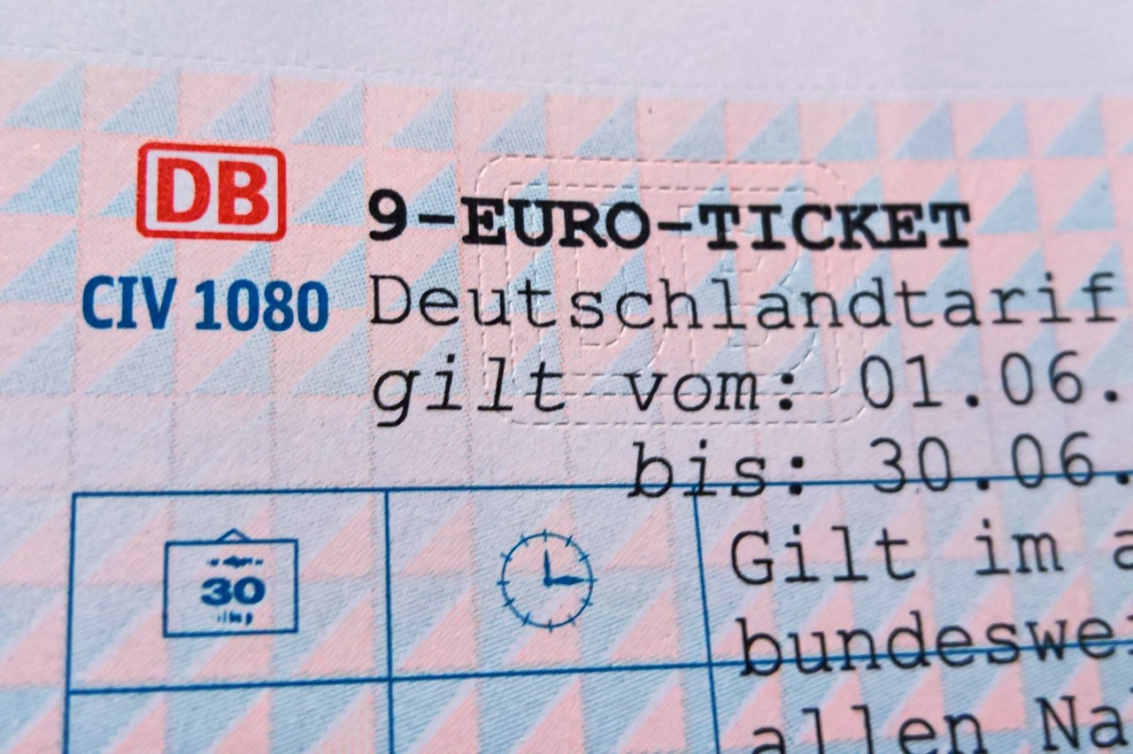 Beim 9-Euro-Ticket muss man einiges beachten. Davon kann ein paar ein Liedchen singen. (Symbolbild)