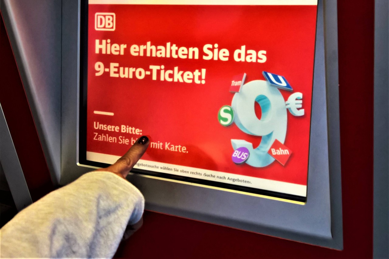 Das 9-Euro-Ticket hat sich millionenfach verkauft, läuft Ende August aber aus. Kommt dann ein Nachfolger? (Symbolfoto)
